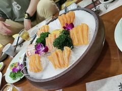 -青瓦餐厅·生鱼片·韩园烤肉(西塔店)