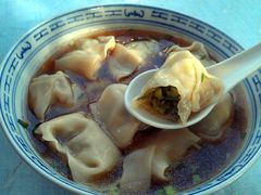 半菜半肉馄饨-古徽州馄饨店(宝安路店)