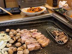 花刀熟成黑五花肉-韩阳王石板烤肉