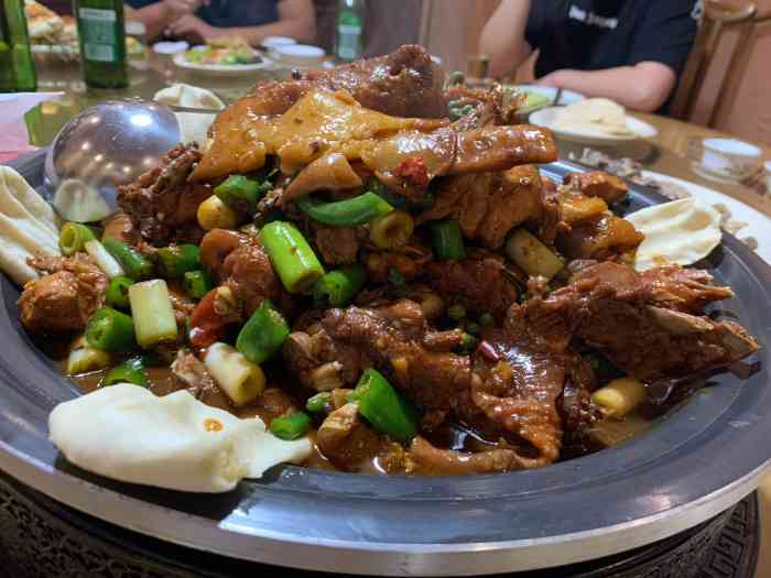 张大彪临沂炒鸡(院士港店"偶尔路过看到招牌进来的,装修不错,只可.