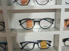 -诺柯视眼镜-蔡司依视路官方工厂店(淞南一店)