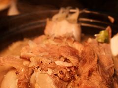 酸菜筒骨锅-砂锅酱骨