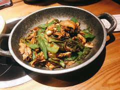 擂辣椒烧手撕鸡-吃饭皇帝大土家民族菜(正大广场店)