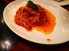 经典意大利细面配蒜味番茄酱-WOLFGANG PUCK KITCHEN & BAR(迪士尼小镇店)