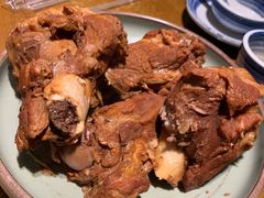 特色大铁锅烀腔骨-95号酱骨·一块豆腐(展春园西路店)