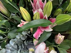 -何兮花店·气球派对鲜花店(马桥银春路万科城店)