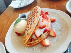 -ROAST coffee & eatery