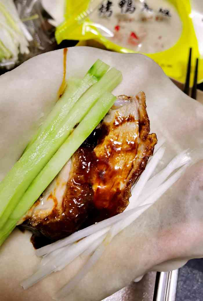 鸭百万·北京烤鸭(广宁路店)-"专门外卖烤鸭的店铺,适合上班族,很便捷