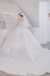 -艾米丽婚纱礼服