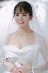 -现代经典婚纱摄影
