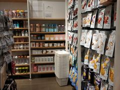 -名创优品(广州萝岗万达广场店)