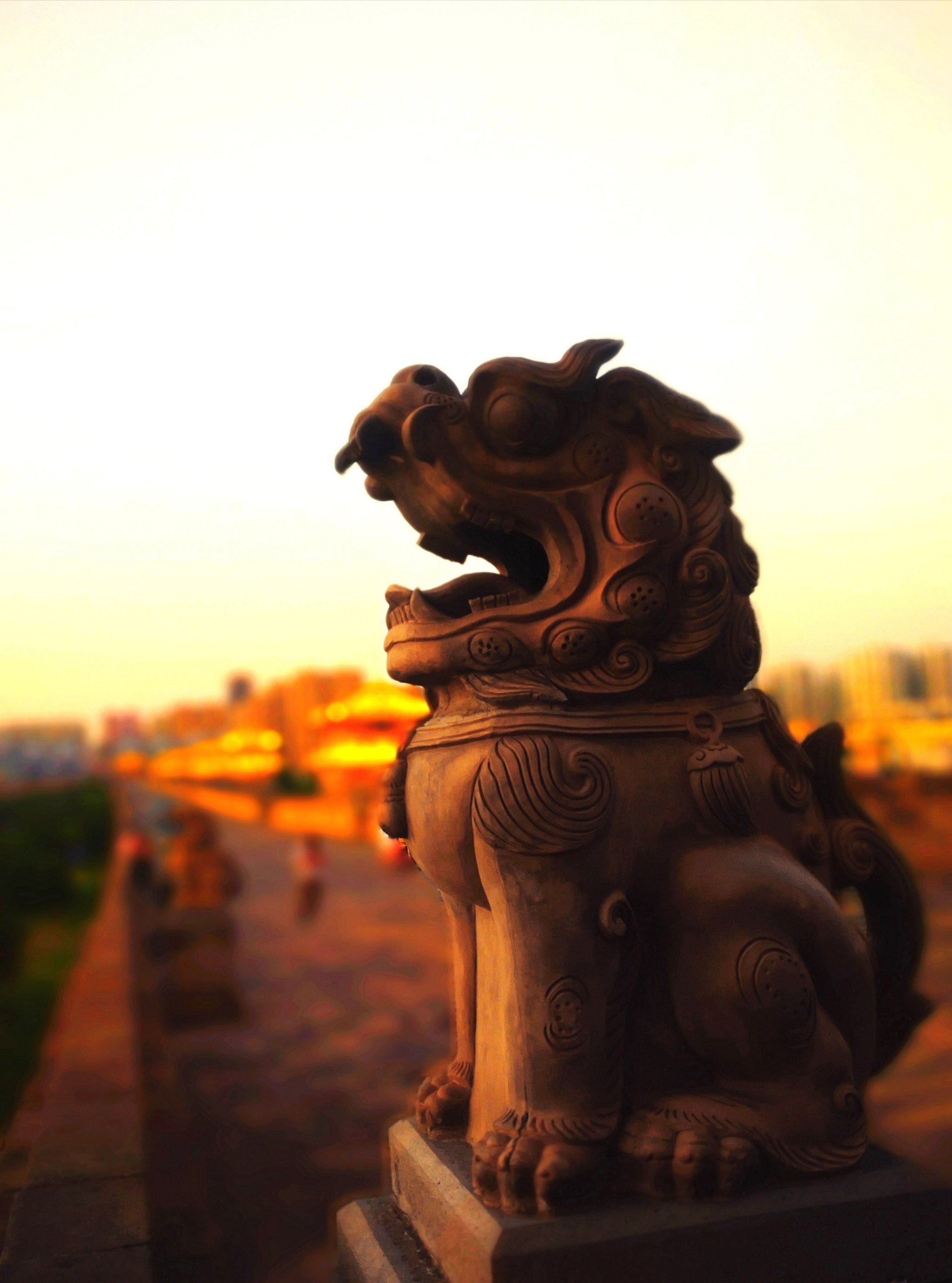 城墙上的石狮子