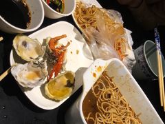 小二红油龙虾-西街夜油条·麻团包乌饭