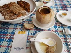 泰国椰皇炖乌鸡汤-陈鹏鹏潮汕菜(欢乐海岸 海边景观店)