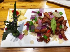 -老滇山寨•云南特色菜•地方菜•民族风情歌舞表演(金碧店)