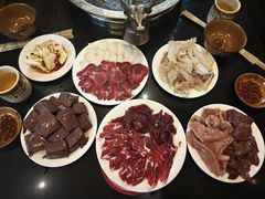 -周老三跷脚牛肉·全牛火锅(非遗传承店)