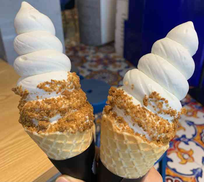 zakuzaku泡芙地址苏州中心北区b165号就在乐乐茶隔壁店面并不大是没有