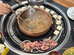 -阿山卓·野生菌火锅·纳西火塘烤肉