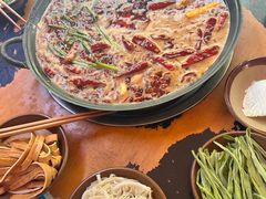 -黄潇洒老火锅(九眼桥宏济巷店)