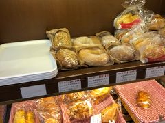 -红宝石·鲜奶小方·海派西点房(南丹店)