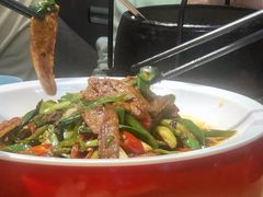 代代人都爱吃的回锅肉-有红鸡毛店·川菜(建设路店)