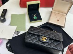 -聚云奢二手奢侈品黄金手表包包回收·中古店(三里屯总店)
