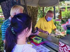-詹爷爷乌节路街头冰淇淋