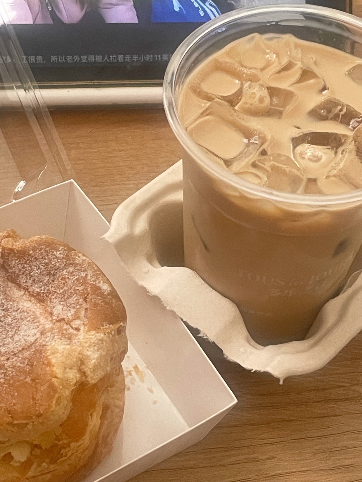 老天奶‼️奶油多到爆炸[吐]多乐之日超大泡芙试吃