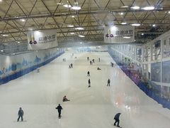 -乔波室内滑雪场