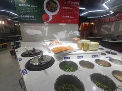 -俭让佬妈现卤串串(温江总店)