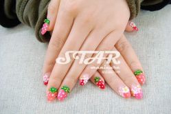 采草莓的小姑娘~-STAR美甲店