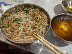 -正宗杨记普洱酸醋米线(总店)