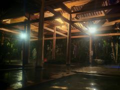-腾冲洞山温泉村