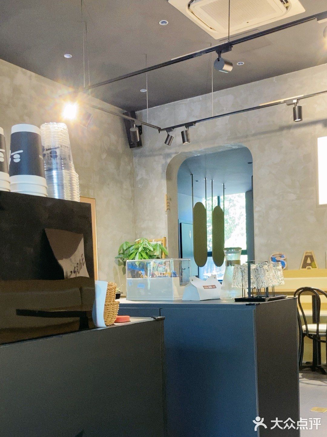 现代感咖啡馆探店