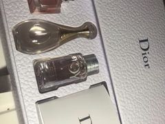 -DIOR迪奥(德基广场女装店)
