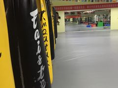 -拳义格斗搏击散打泰拳拳击俱乐部(裕华店)
