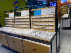 -LOOK眼镜·蔡司依视路配镜(宝山万达店)