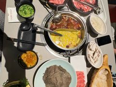 -牛魔王时尚回转餐厅