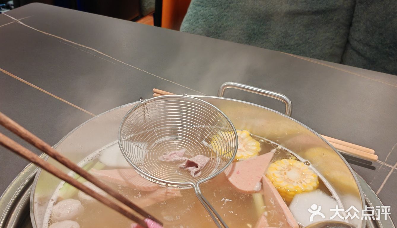 老板给了这个双人餐，分量很足，两个人是完全足够