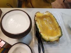 -志龙皇冠吃货椰子铺