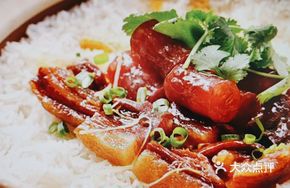 Special Pigeon Kidney and Preserved Meat Clay Pot Rice