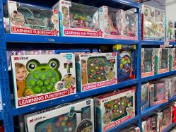 -逝水玩具折扣店