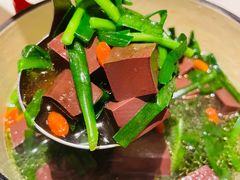 春季头茬韭菜猪红-维园悦谱·海派家常菜(乌鲁木齐南路店)