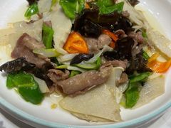 炒牛舌-犇逸·乐山跷脚牛肉·四川现炒(览海店)