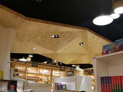 -新华里咖啡书吧(新华书店小寨店)