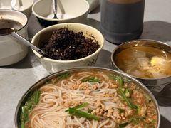 -正宗杨记普洱酸醋米线(总店)