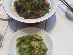 -阿瓦山寨·湘菜现炒·剁椒鱼头王(咸阳总店)