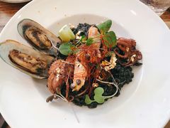 -FLOVIE FLORIST CAFE