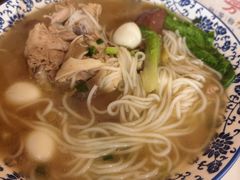 -邱芳粉店(迎宾大道旗舰店)