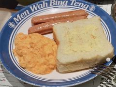 肠仔炒滑蛋配牛油西多士-敏华冰厅(天河城店)